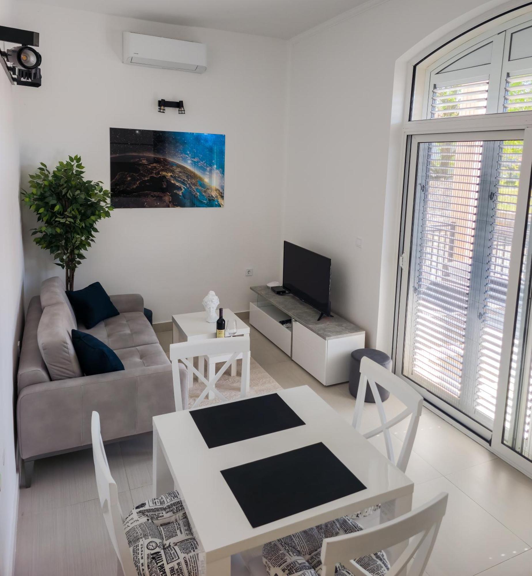 Boulevard Apartments Kotor Exterior photo