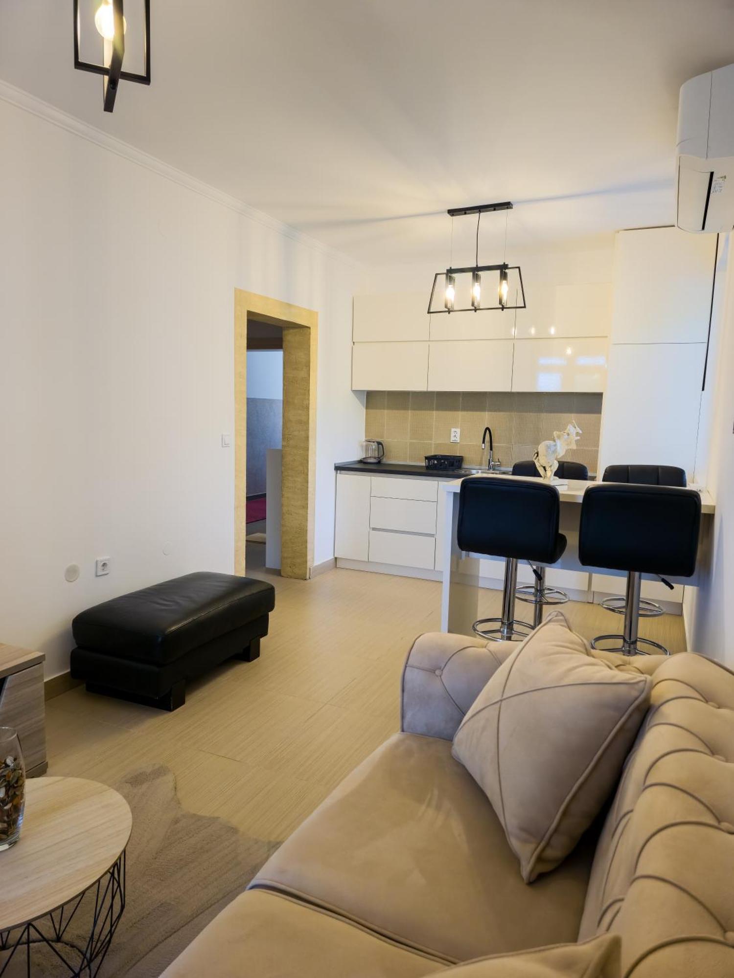 Boulevard Apartments Kotor Exterior photo